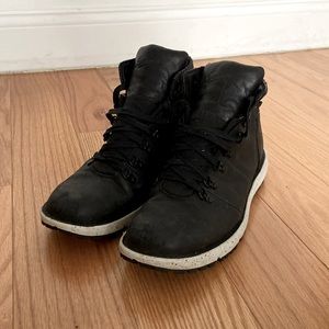 Danner vertigo 917 boots black size 9